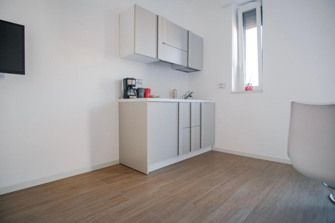 Rossani Suites&Aparts Барі Екстер'єр фото