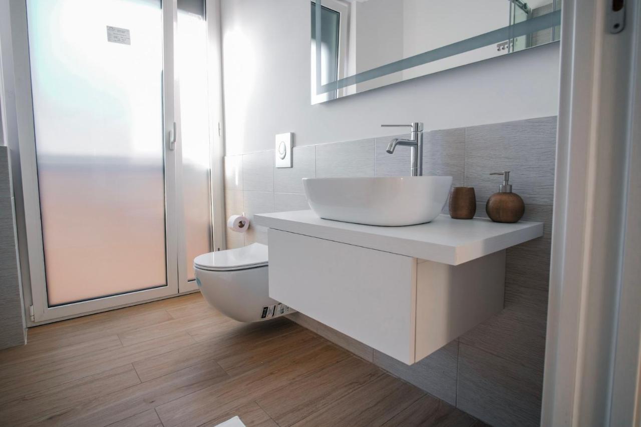 Rossani Suites&Aparts Барі Екстер'єр фото